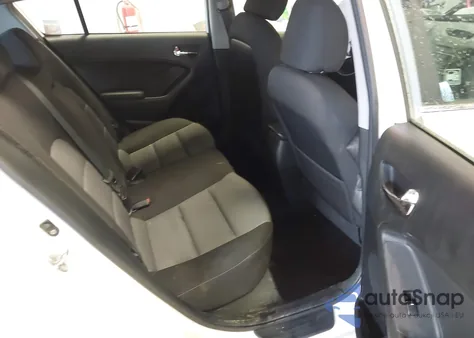 2016 Kia Forte Ex z USA, uszkodzony, nr VIN KNAFX5A81G5529300